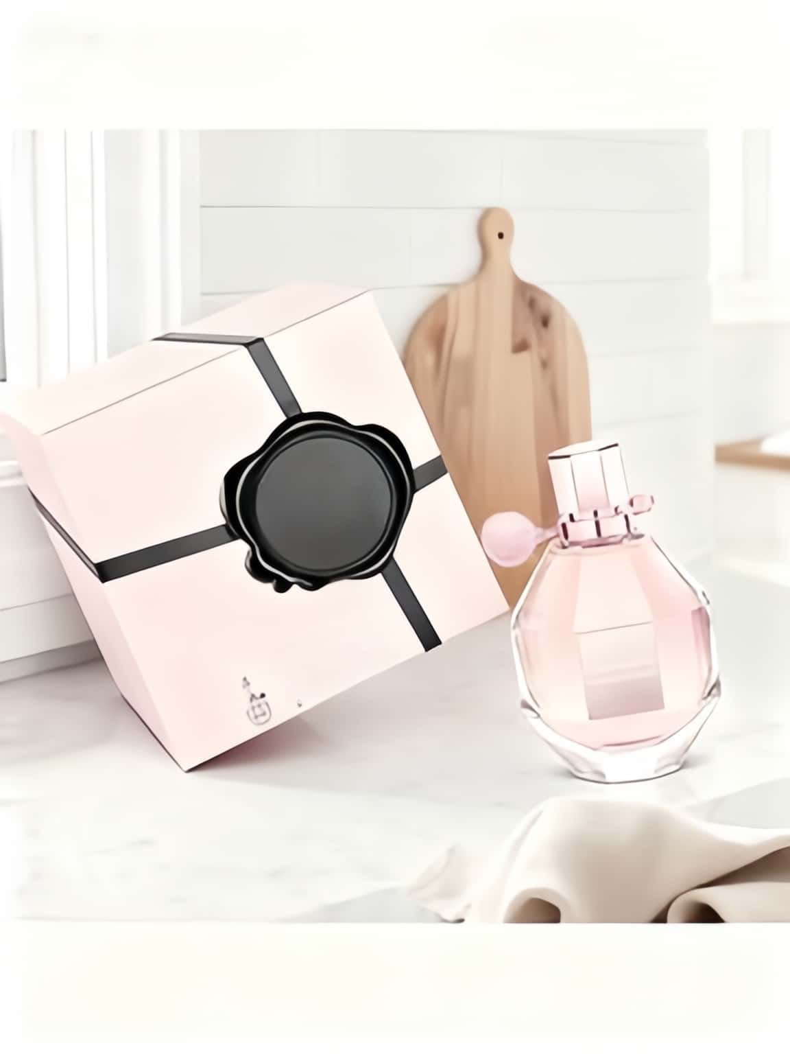 V&R Flower bomb A floral feast blooming on the skin, 3.4Oz/100ml,a must-have for a sweet floral fragrance dat - Image 3