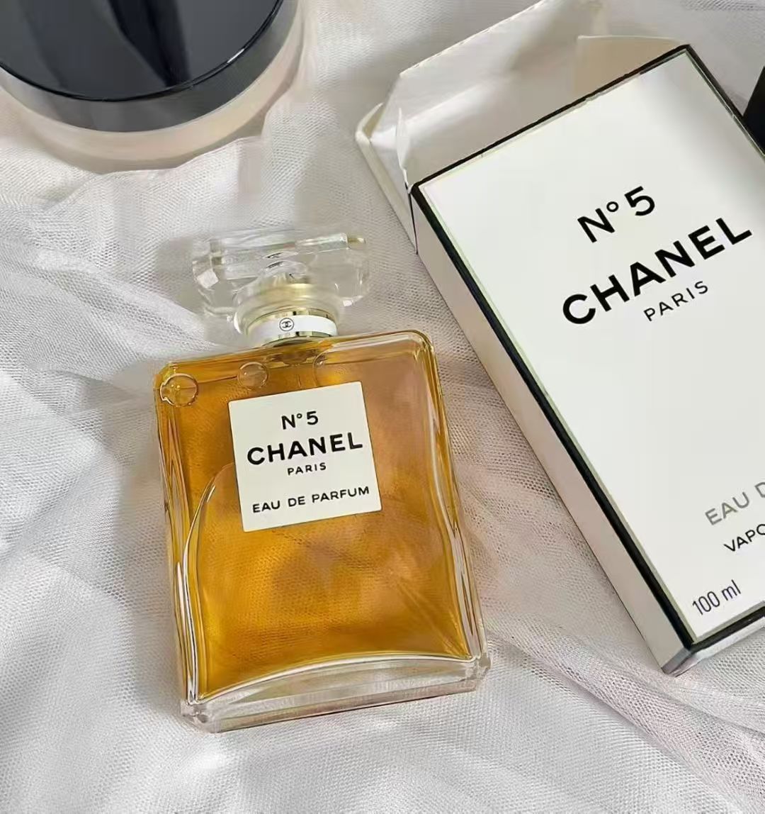Chanel N°5 Eau de Parfum – Timeless Classic Iconic Women Perfume 3.4oz/100 ml - Image 4